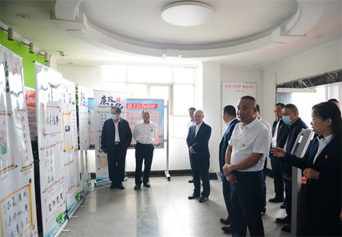 清風(fēng)正氣潤(rùn)心田，藝術(shù)交流促發(fā)展——武漢公交集團(tuán)三公司組織黨員干部參觀廉政文化作品展并開(kāi)展文化藝術(shù)交流活動(dòng)